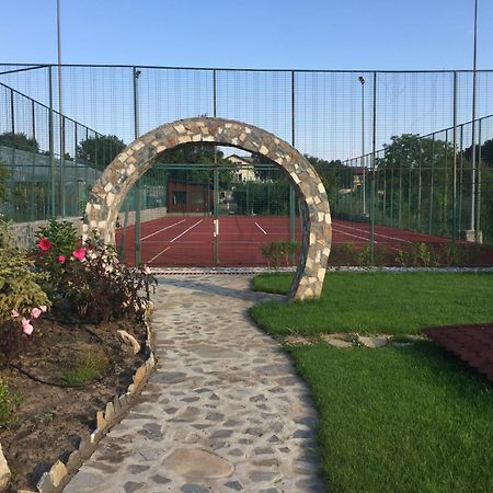 Country Spa Retreat Snagov Exterior foto Tennis Club