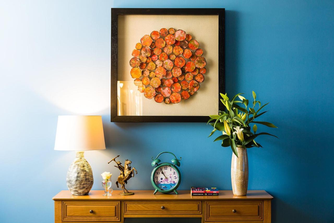 Country Spa Retreat Snagov Exterior foto A framed work of art on a wall